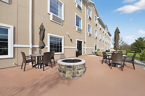 Cobblestone Hotel & Suites - Eaton