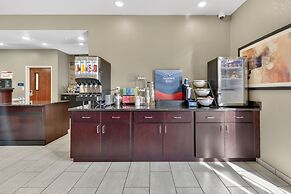 Cobblestone Hotel & Suites - Eaton