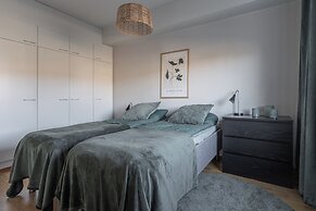 Homelike 1BR Apt. with Sauna & Parking