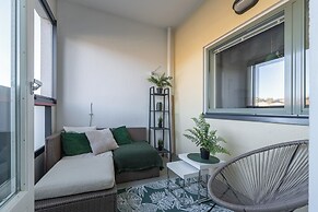 Homelike 1BR Apt. with Sauna & Parking