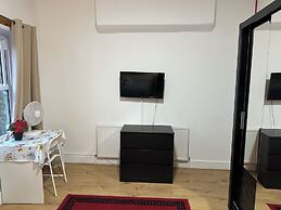 Tower Bridge Roomzzzz BnB