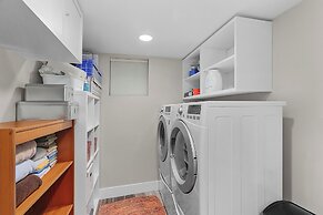 Madrona Bliss A Modern Escape (114429191)