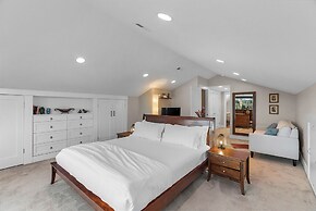 Madrona Bliss A Modern Escape (114429191)