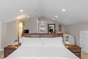 Madrona Bliss A Modern Escape (114429191)