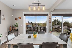 Madrona Bliss A Modern Escape (114429191)