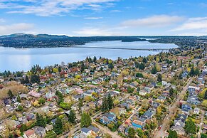 Madrona Bliss A Modern Escape (114429191)