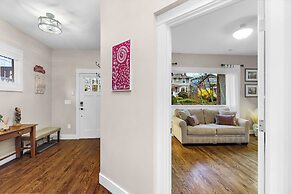 Madrona Bliss A Modern Escape (114429191)