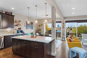 Madrona Bliss A Modern Escape (114429191)