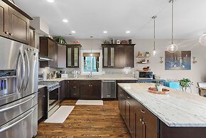 Madrona Bliss A Modern Escape (114429191)