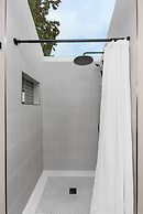 Madrona Bliss A Modern Escape (114429191)