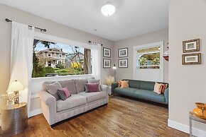 Madrona Bliss A Modern Escape (114429191)