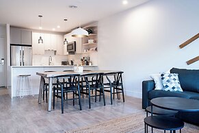 Drop In Condo by Revelstoke Vacations