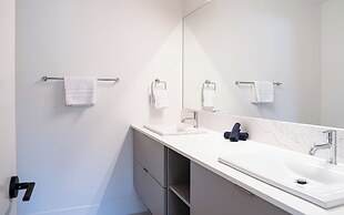 Drop In Condo by Revelstoke Vacations