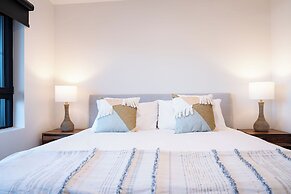 Drop In Condo by Revelstoke Vacations