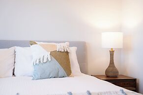 Drop In Condo by Revelstoke Vacations