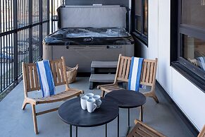 Drop In Condo by Revelstoke Vacations