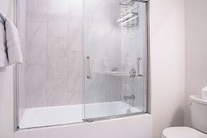 Drop In Condo by Revelstoke Vacations