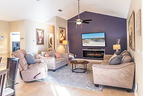 Private Home by the Beach , With hot tub and Pool Dog Friendly