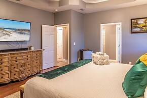 Private Home by the Beach , With hot tub and Pool Dog Friendly