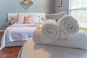 Private Home by the Beach , With hot tub and Pool Dog Friendly