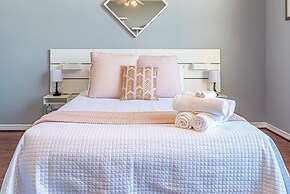 Private Home by the Beach , With hot tub and Pool Dog Friendly