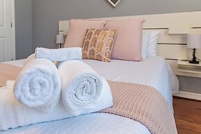 Private Home by the Beach , With hot tub and Pool Dog Friendly