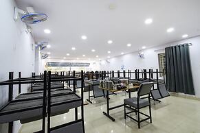 Fabhotel Living Tree