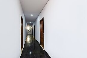 Fabhotel Living Tree