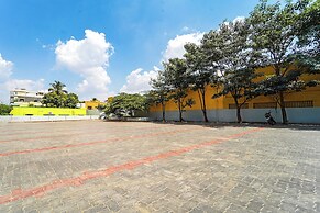 Fabhotel Mani’S Residency