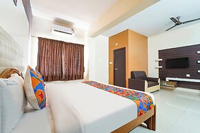 Fabhotel Mani’S Residency