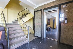 Fabhotel Chamiers Park