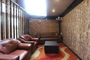 Fabhotel Chamiers Park