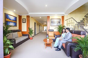 Fabhotel Chamiers Park