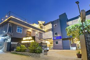 Fabhotel Dream Palace