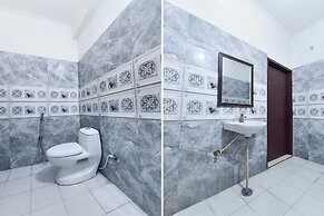 Fabhotel Dream Palace