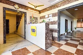 Fabhotel Dream Palace