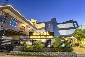 Fabhotel Dream Palace