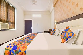 Fabhotel Dream Palace