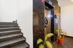 Fabhotel Moonlight Inn