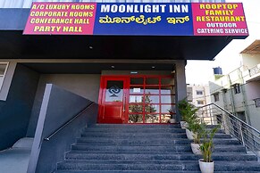 Fabhotel Moonlight Inn