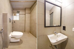 Fabhotel Moonlight Inn