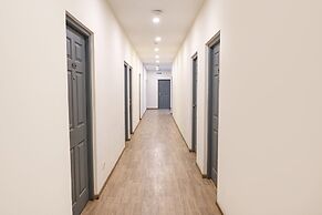 Fabhotel Moonlight Inn