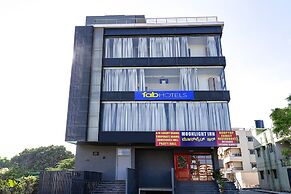 Fabhotel Moonlight Inn