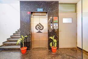 Fabhotel Moonlight Inn