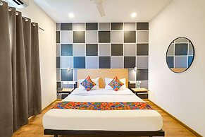 Fabhotel Moonlight Inn