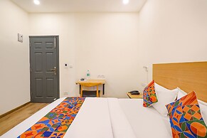 Fabhotel Moonlight Inn