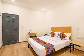 Fabhotel Moonlight Inn