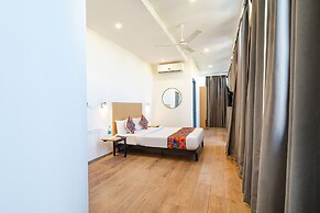 Fabhotel Moonlight Inn