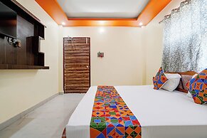 Fabhotel Radhika Palace