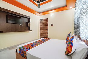 Fabhotel Radhika Palace